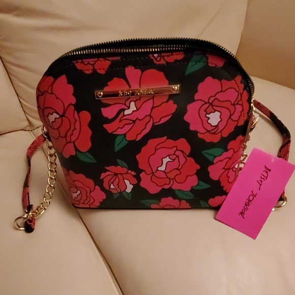 Betsey Johnson Handbags - Betsy Johnson crossbody